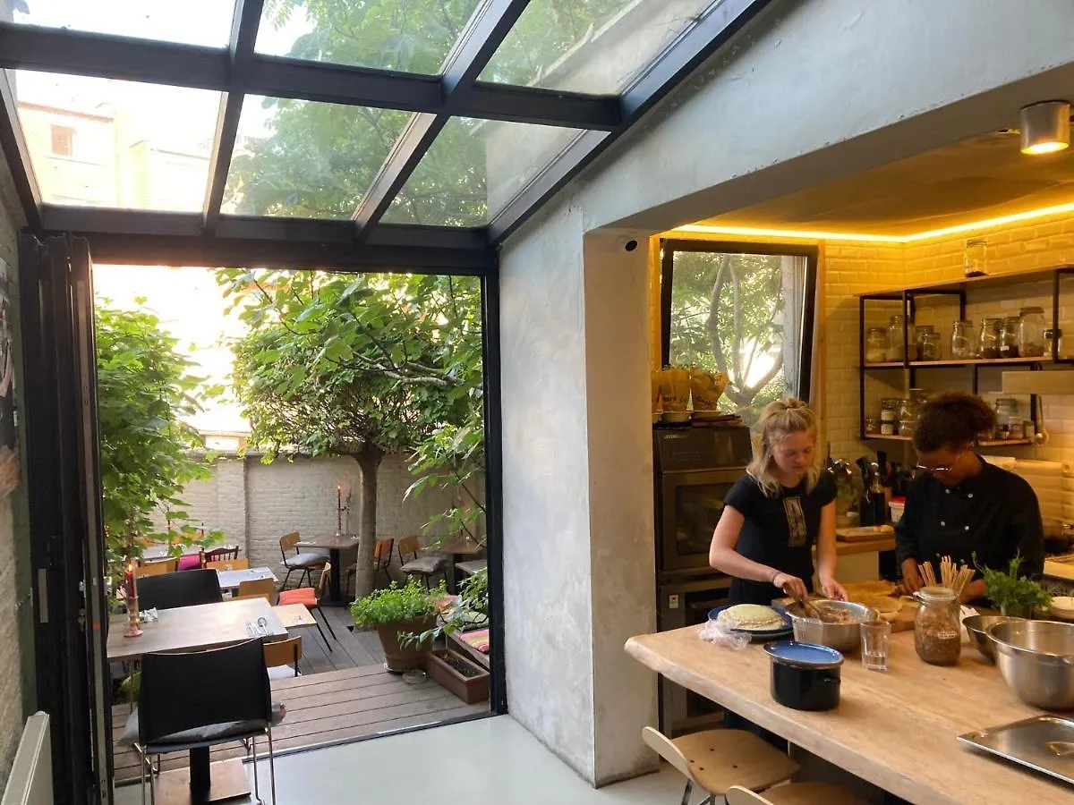 Simone'S Kitchen - Studios Antwerp Apartment